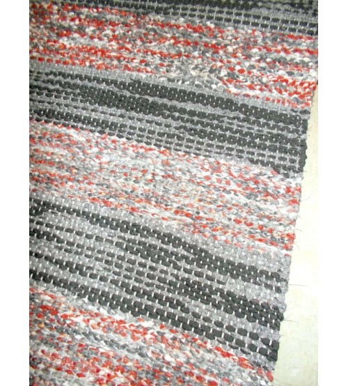 Vászon rongyszőnyeg szürke, piros 70 x 155 cm